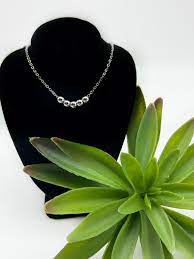 Silver Ball Fidget Neckla