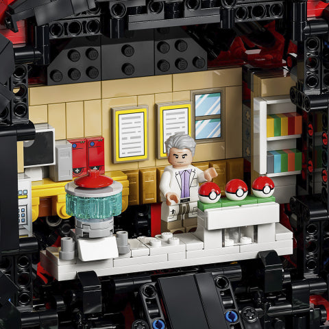 LEGO® Pokémon™ Iconic Trainer Moments Poké Ball
