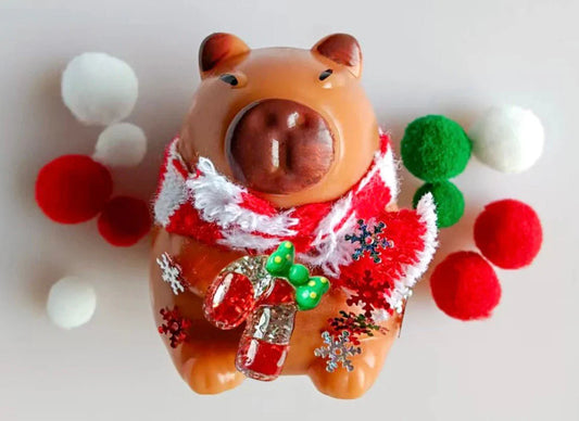 Taba Zaba Xmas Capybara-1